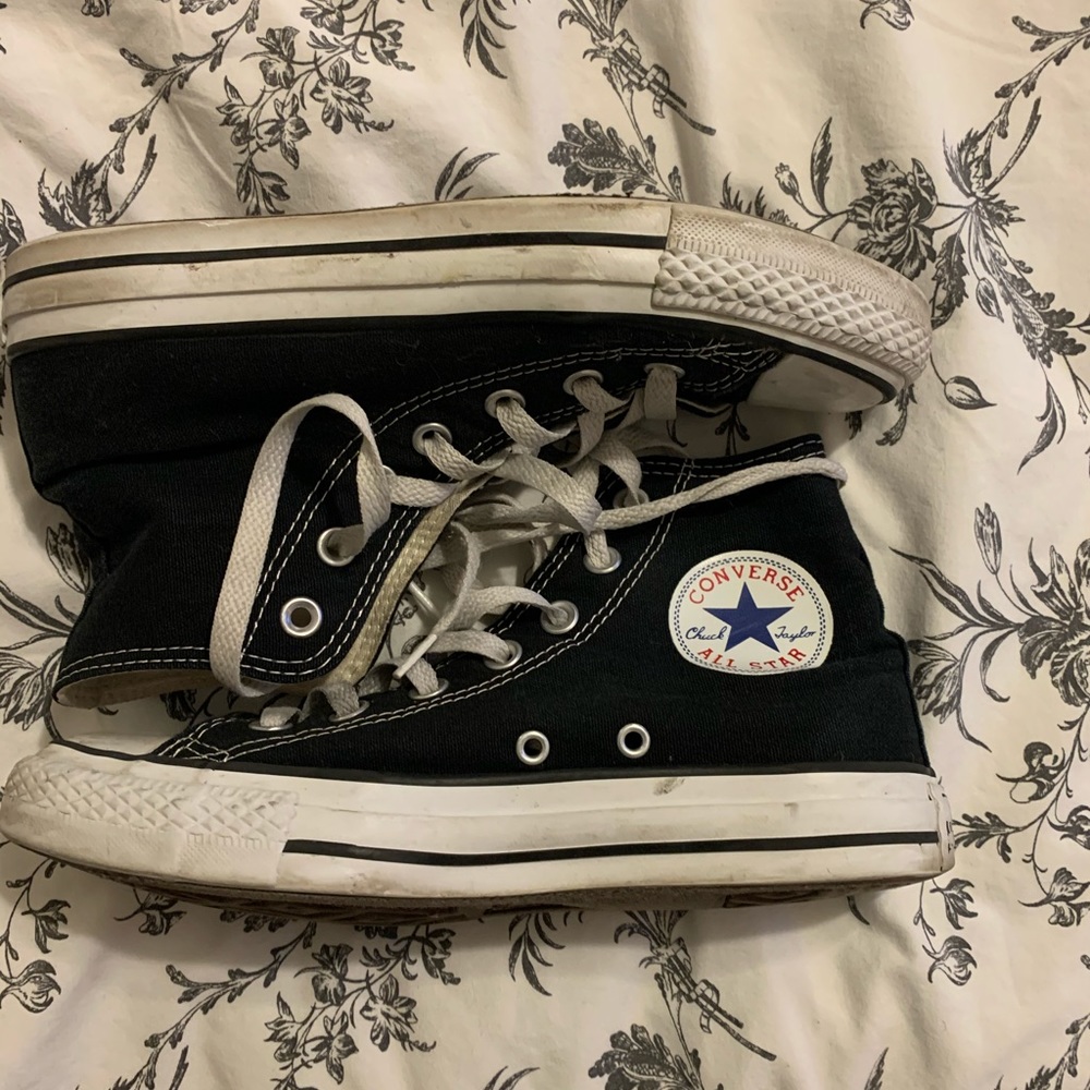 Black high top converse!